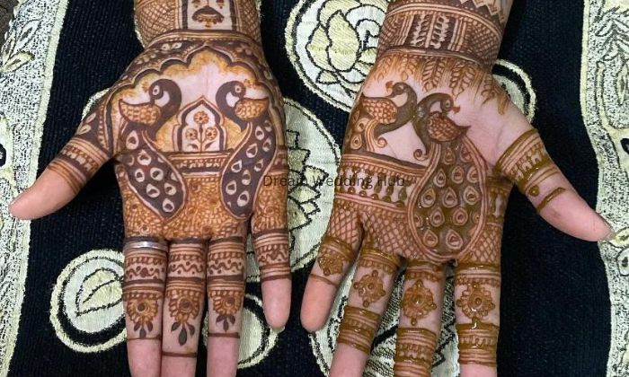 Hiral Mehndi Art